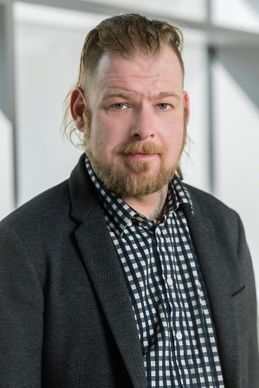 Portrait of Prof Dr Tobias Schnabel, research group leader for photonics and water at the Institute for Sustainable Water Systems at Hof University of Applied Sciences.